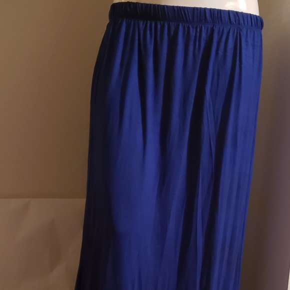 Plus size maxi skirt with elastic waistband - Picture 3 of 5